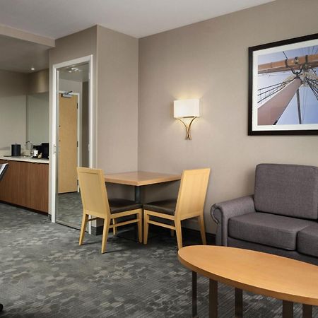 Courtyard By Marriott Erie Bayfront Hotel Buitenkant foto