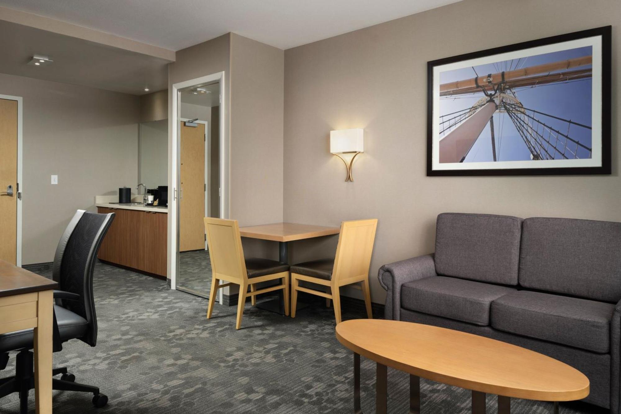 Courtyard By Marriott Erie Bayfront Hotel Buitenkant foto